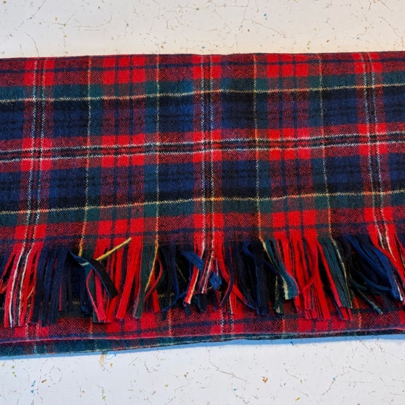 Pendleton Vibrant Tartan Wool Scarf - Picture 3 of 3